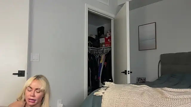 ElenaErickson online show from 2, 2, 2026