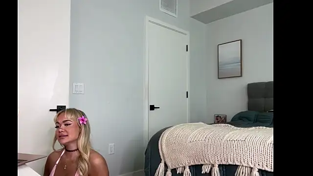 Snapshot of ElenaErickson chatting on 4, 5, 2026 ElenaErickson online show from 4, 5, 2026
