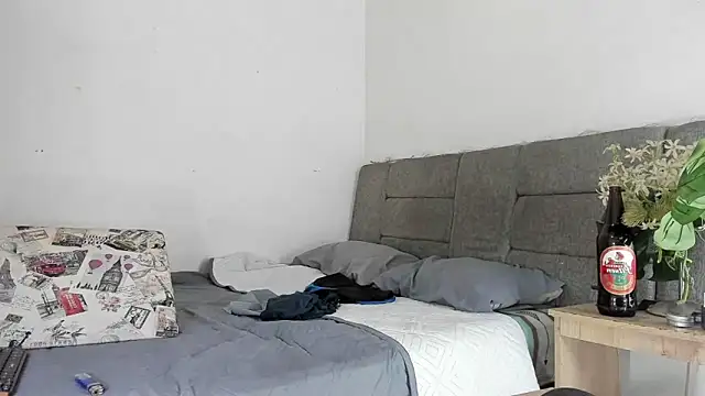 Snapshot of tom_colinn chatting on 15, 9, 2025 tom colinn online show from 15, 9, 2025