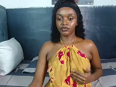 Snapshot of FaeMDom2 chatting on 12, 7, 2026 FaeMDom2 online show from 12, 7, 2026