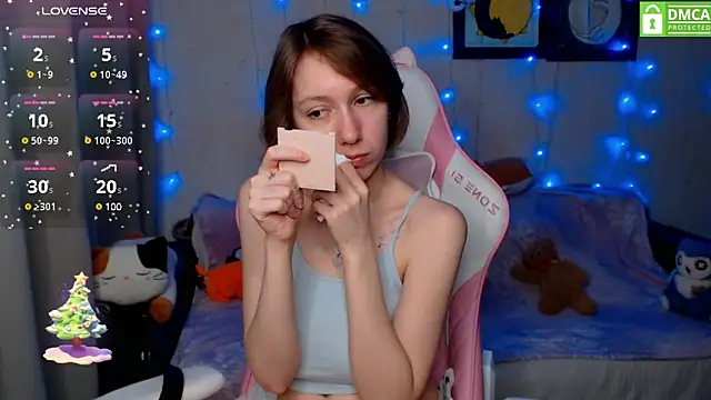 Snapshot of LeahGottty chatting on 19, 12, 2024 LeahGottty online show from 19, 12, 2024