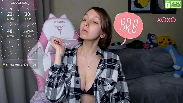 Snapshot of LeahGottty chatting on 17, 1, 2025 LeahGottty online show from 17, 1, 2025