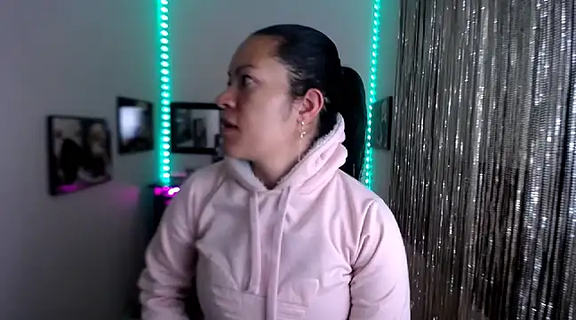 Cristal w online show from 14, 3, 2025