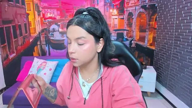 Snapshot of Small_naughty_ chatting on 8, 2, 2026 Small naughty online show from 8, 2, 2026