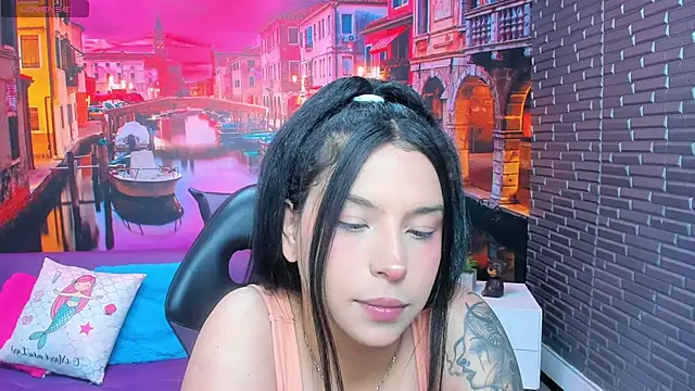 Snapshot of Small_naughty_ chatting on 9, 2, 2026 Small naughty online show from 9, 2, 2026