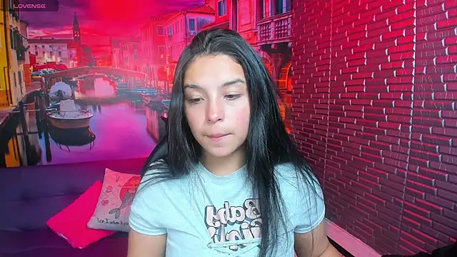 Snapshot of Small_naughty_ chatting on 17, 2, 2026 Small naughty online show from 17, 2, 2026