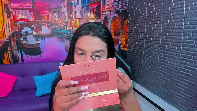 Snapshot of Small_naughty_ chatting on 20, 2, 2026 Small naughty online show from 20, 2, 2026