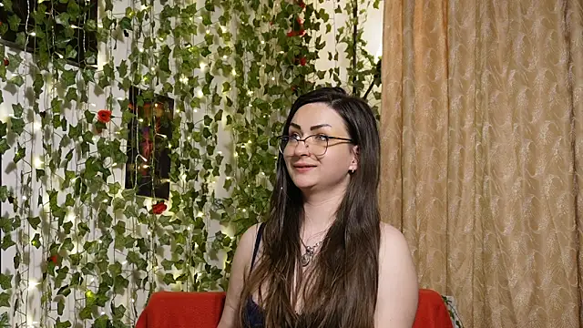 NaughtYHomemadE online show from 18, 4, 2026