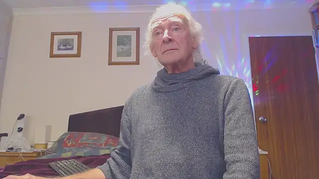 Snapshot of WaverlyKernow chatting on 2, 12, 2024 WaverlyKernow online show from 2, 12, 2024