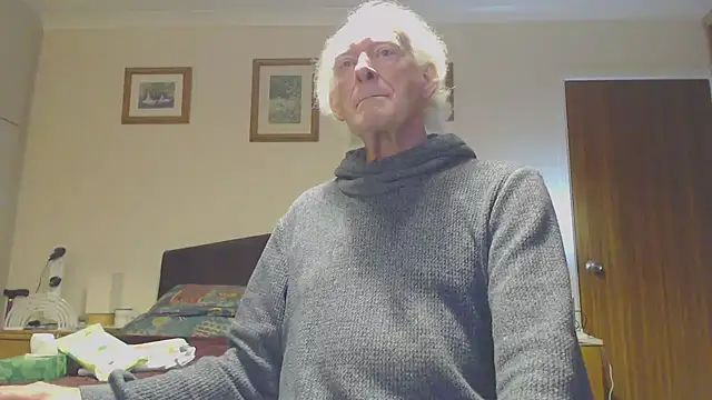 Snapshot of WaverlyKernow chatting on 4, 12, 2024 WaverlyKernow online show from 4, 12, 2024