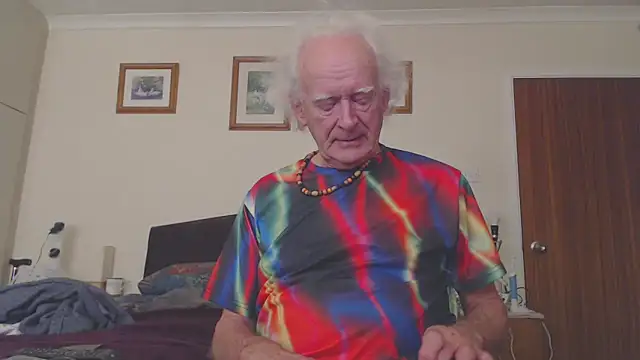 Snapshot of WaverlyKernow chatting on 16, 12, 2024 WaverlyKernow online show from 16, 12, 2024