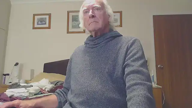 Snapshot of WaverlyKernow chatting on 27, 2, 2025 WaverlyKernow online show from 27, 2, 2025