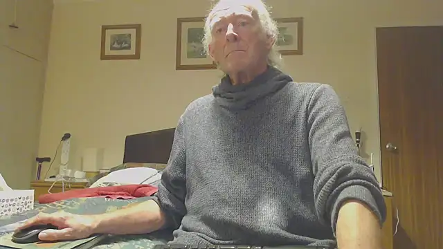 Snapshot of WaverlyKernow chatting on 9, 3, 2025 WaverlyKernow online show from 9, 3, 2025