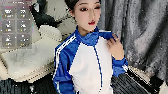 Ti amo UU online show from 9, 4, 2026