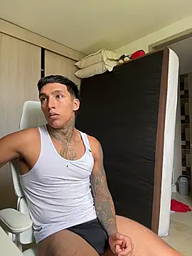 Snapshot of sendfer chatting on 30, 4, 2026 sendfer online show from 30, 4, 2026