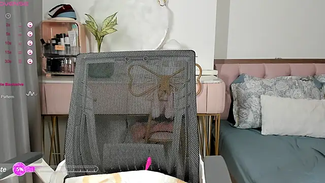  Joliie  online show from 21, 1, 2025