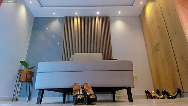 Snapshot of Katherinlevinee1 chatting on 16, 12, 2024 Katherinlevinee1 online show from 16, 12, 2024