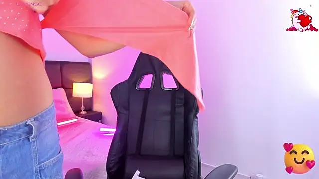 Snapshot of Megan_Miles02 chatting on 22, 3, 2025 Megan Miles02 online show from 22, 3, 2025