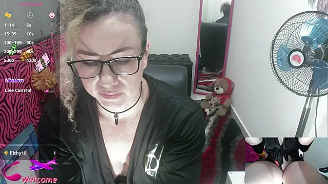 ViickySexy online show from 3, 11, 2025