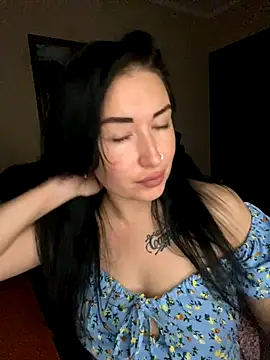 Roxana Bell online show from 10, 11, 2025