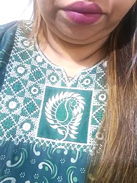 Snapshot of Ravina_patil1 chatting on 17, 11, 2025 Ravina patil1 online show from 17, 11, 2025