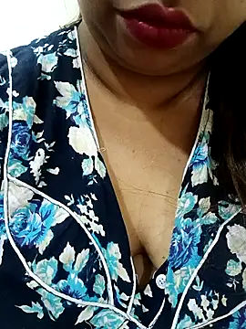 Snapshot of Ravina_patil1 chatting on 17, 12, 2025 Ravina patil1 online show from 17, 12, 2025