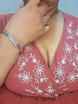 Snapshot of Ravina_patil1 chatting on 3, 3, 2026 Ravina patil1 online show from 3, 3, 2026