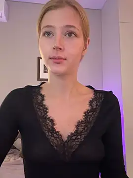 LunaRase online show from 7, 4, 2026