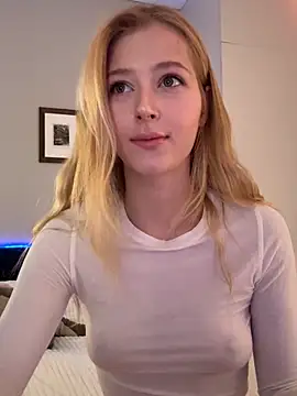 LunaRase online show from 11, 4, 2026