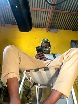 Snapshot of Maskman941 chatting on 28, 10, 2025 Maskman941 online show from 28, 10, 2025