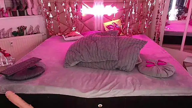 Snapshot of bonnievonclyde chatting on 26, 2, 2025 bonnievonclyde online show from 26, 2, 2025