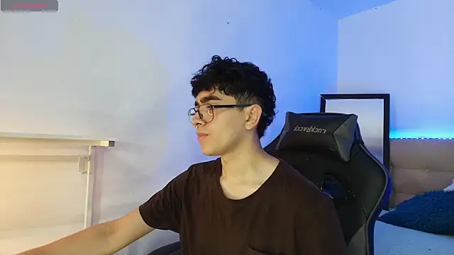  nickconnor01 online show from 12, 11, 2025