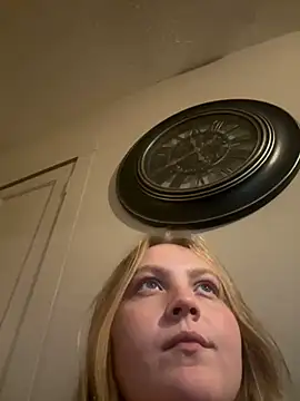 Snapshot of PhatAssBlond chatting on 5, 12, 2024 PhatAssBlond online show from 5, 12, 2024