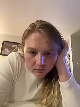 Snapshot of PhatAssBlond chatting on 9, 12, 2024 PhatAssBlond online show from 9, 12, 2024