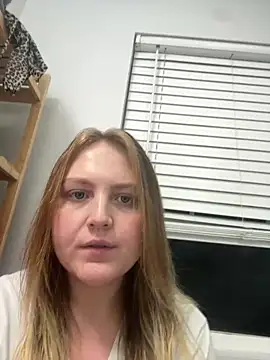 Snapshot of PhatAssBlond chatting on 21, 12, 2024 PhatAssBlond online show from 21, 12, 2024