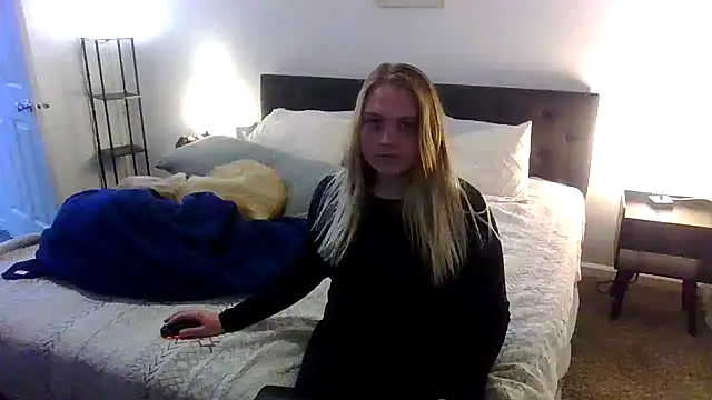Snapshot of PhatAssBlond chatting on 21, 12, 2024 PhatAssBlond online show from 21, 12, 2024