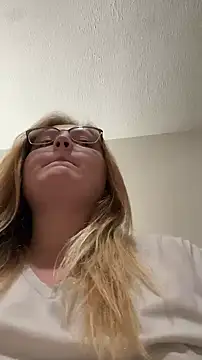 Snapshot of PhatAssBlond chatting on 9, 1, 2025 PhatAssBlond online show from 9, 1, 2025