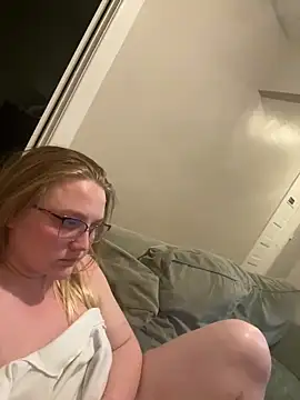 Snapshot of PhatAssBlond chatting on 11, 1, 2025 PhatAssBlond online show from 11, 1, 2025