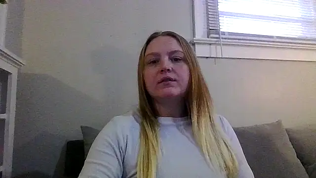 Snapshot of PhatAssBlond chatting on 15, 2, 2025 PhatAssBlond online show from 15, 2, 2025