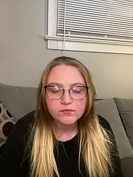 Snapshot of PhatAssBlond chatting on 18, 2, 2025 PhatAssBlond online show from 18, 2, 2025