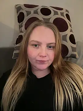 Snapshot of PhatAssBlond chatting on 19, 2, 2025 PhatAssBlond online show from 19, 2, 2025