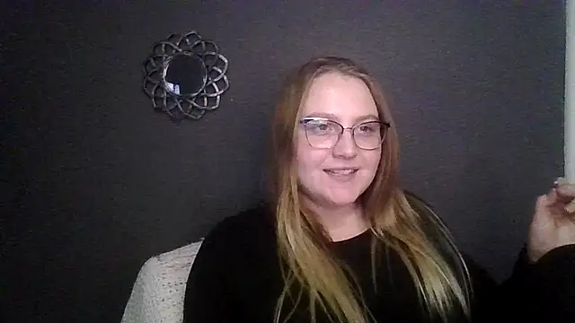 Snapshot of PhatAssBlond chatting on 21, 2, 2025 PhatAssBlond online show from 21, 2, 2025