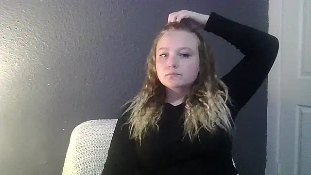 Snapshot of PhatAssBlond chatting on 21, 2, 2025 PhatAssBlond online show from 21, 2, 2025