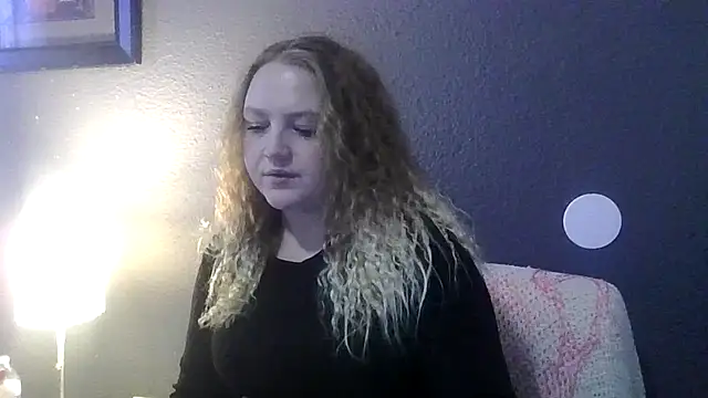 Snapshot of PhatAssBlond chatting on 25, 2, 2025 PhatAssBlond online show from 25, 2, 2025