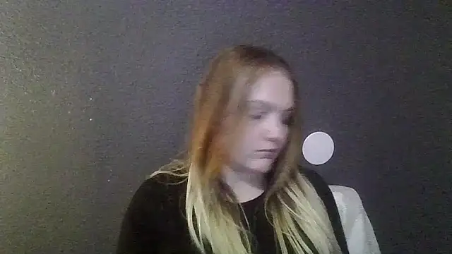 Snapshot of PhatAssBlond chatting on 5, 3, 2025 PhatAssBlond online show from 5, 3, 2025