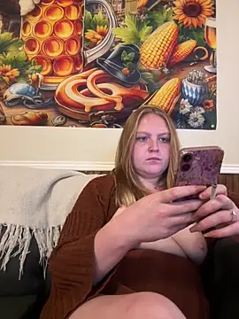 Snapshot of PhatAssBlond chatting on 17, 9, 2025 PhatAssBlond online show from 17, 9, 2025