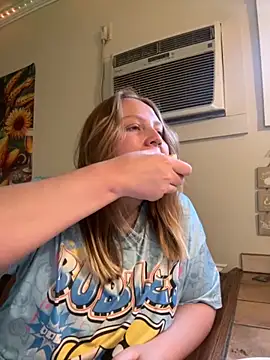 Snapshot of PhatAssBlond chatting on 26, 9, 2025 PhatAssBlond online show from 26, 9, 2025