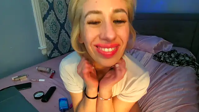 Snapshot of petitebarbiexxx chatting on 20, 3, 2025 petitebarbiexxx online show from 20, 3, 2025