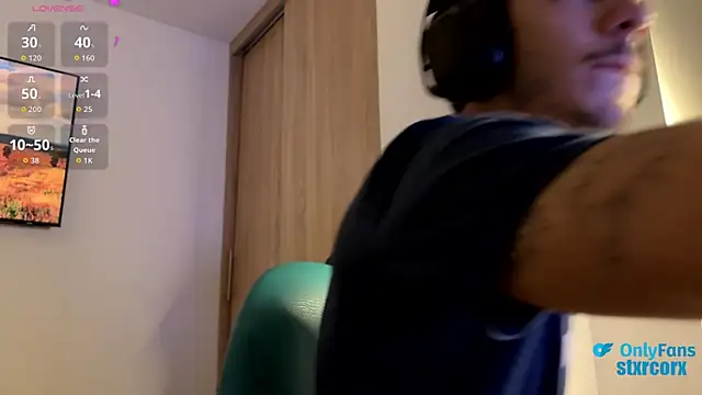 Snapshot of ilytheo chatting on 16, 10, 2025 ilytheo online show from 16, 10, 2025