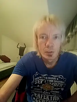 Snapshot of Julien_emperor chatting on 4, 1, 2025 Julien emperor online show from 4, 1, 2025